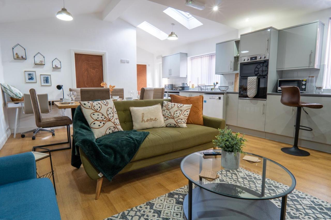 Heartland House, 7 Spacious Bedrooms Sleeps 4 Plus, Near Nec, Jlr,Bhx Birmingham Dış mekan fotoğraf