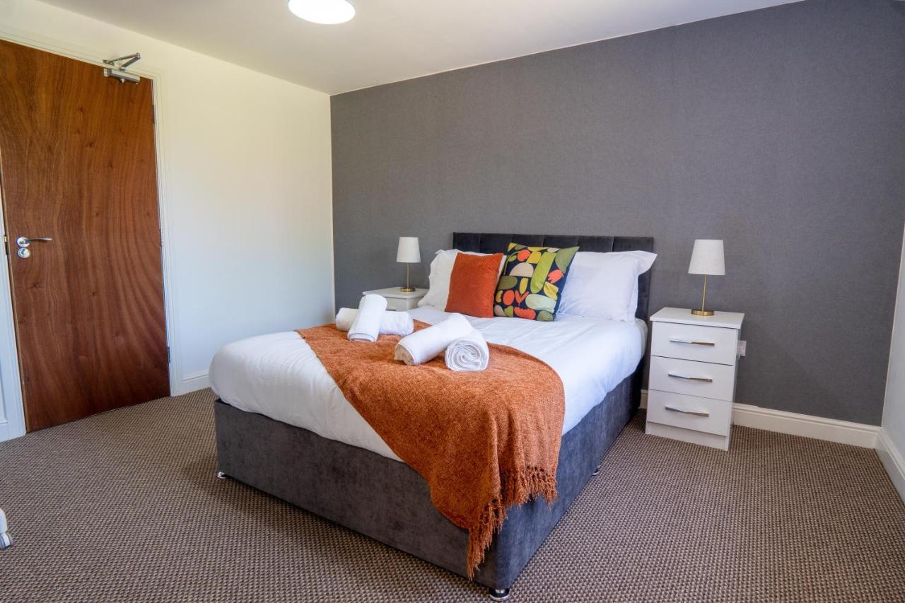 Heartland House, 7 Spacious Bedrooms Sleeps 4 Plus, Near Nec, Jlr,Bhx Birmingham Dış mekan fotoğraf