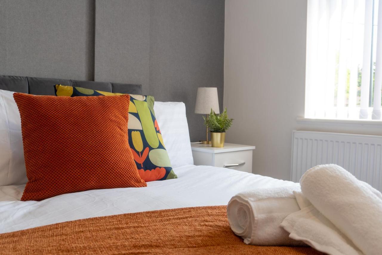 Heartland House, 7 Spacious Bedrooms Sleeps 4 Plus, Near Nec, Jlr,Bhx Birmingham Dış mekan fotoğraf
