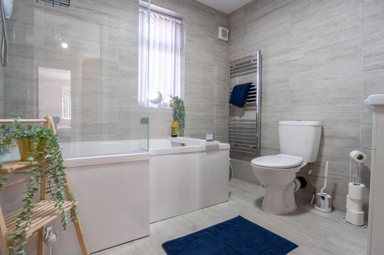 Heartland House, 7 Spacious Bedrooms Sleeps 4 Plus, Near Nec, Jlr,Bhx Birmingham Dış mekan fotoğraf