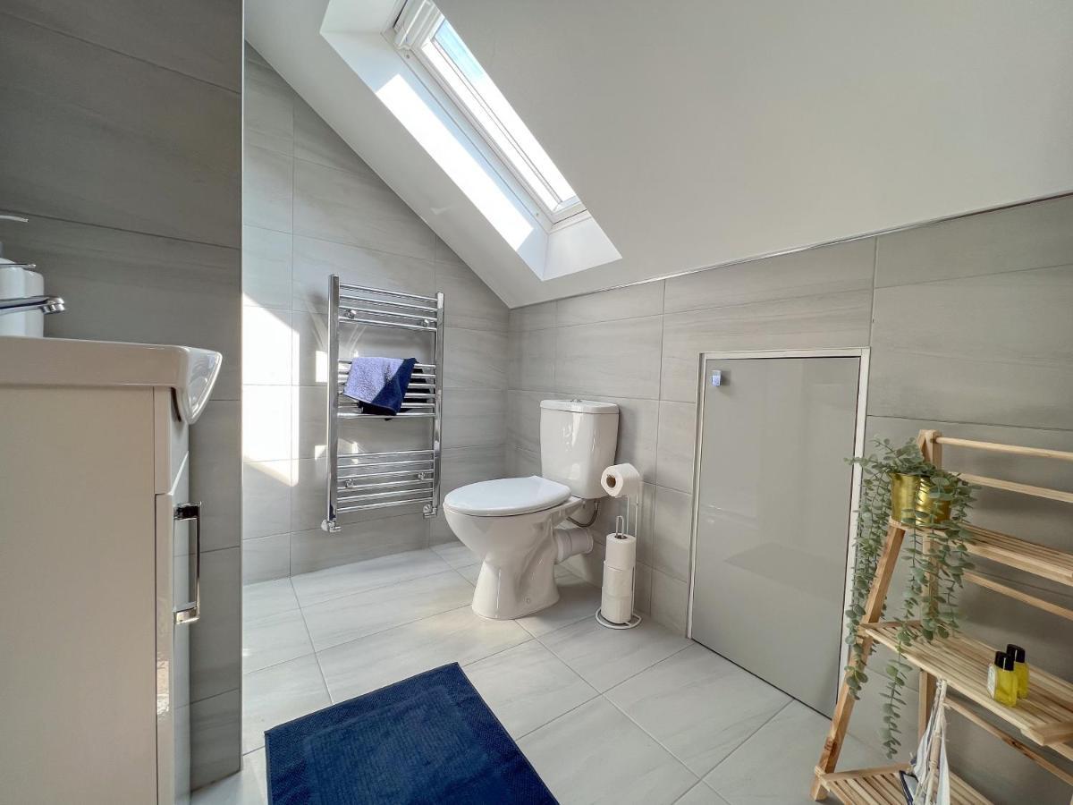 Heartland House, 7 Spacious Bedrooms Sleeps 4 Plus, Near Nec, Jlr,Bhx Birmingham Dış mekan fotoğraf